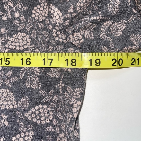 LC Lauren Conrad Gray & Pink Floral Print Lace Trim Tie Back Top Medium Women’s - Picture 9 of 13